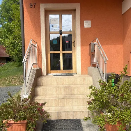 Pod Zámkem Zruc nad Sazavou