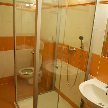 Pod Zámkem 3*