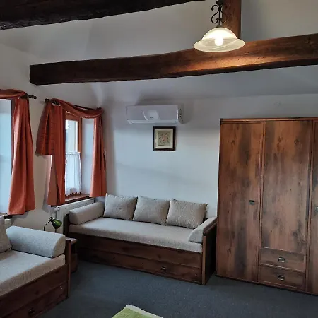 Pod Zámkem Casa de hóspedes 3*