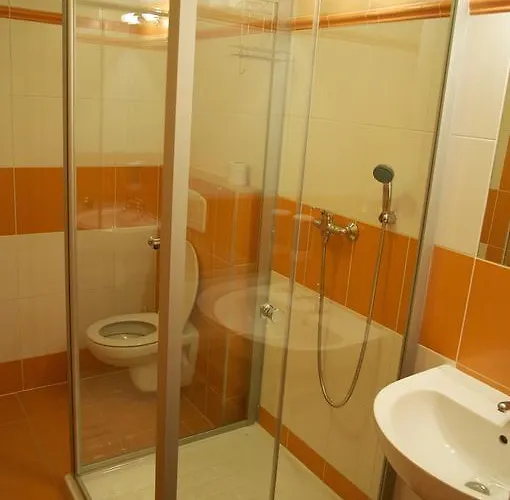 Pod Zámkem 3*